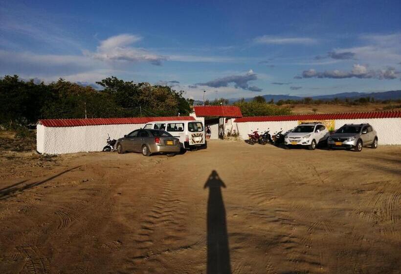 هتل El Peñon De Constantino   Tatacoa