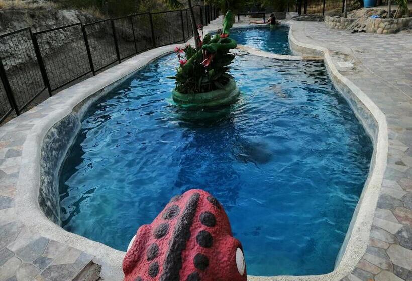 هتل El Peñon De Constantino   Tatacoa