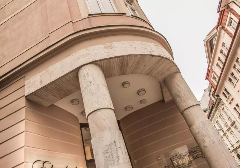 هتل Elisabeth Old Town