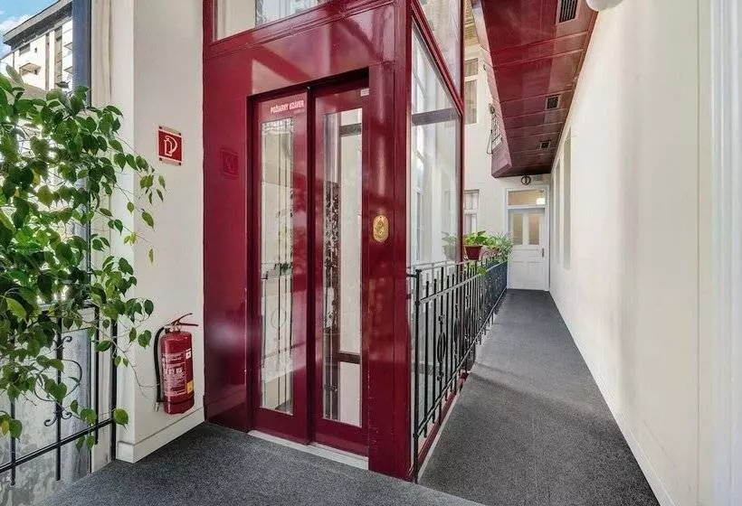 هتل Elisabeth Old Town