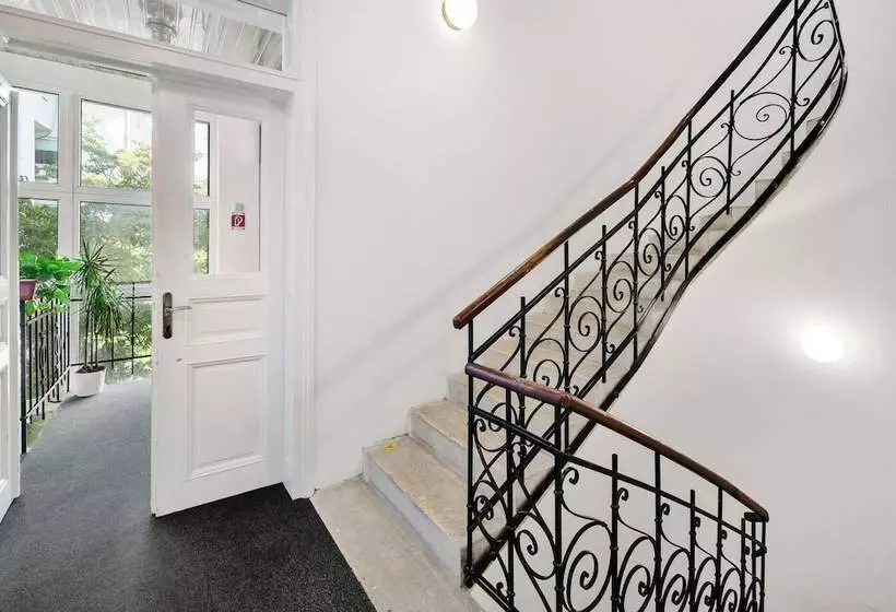 هتل Elisabeth Old Town