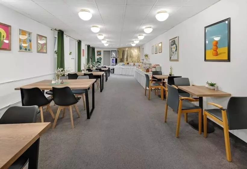 هتل Elisabeth Old Town