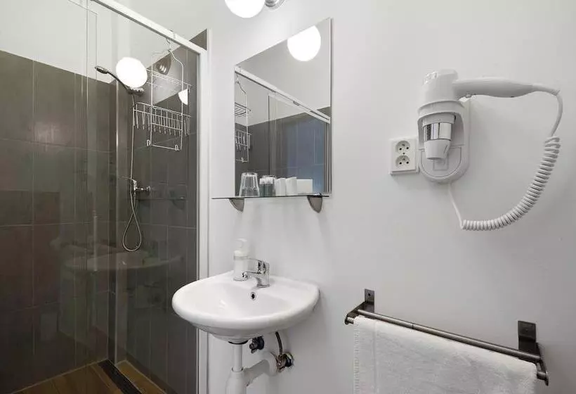 هتل Elisabeth Old Town