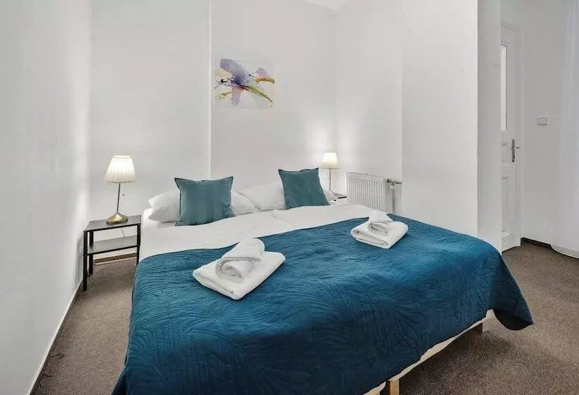 هتل Elisabeth Old Town