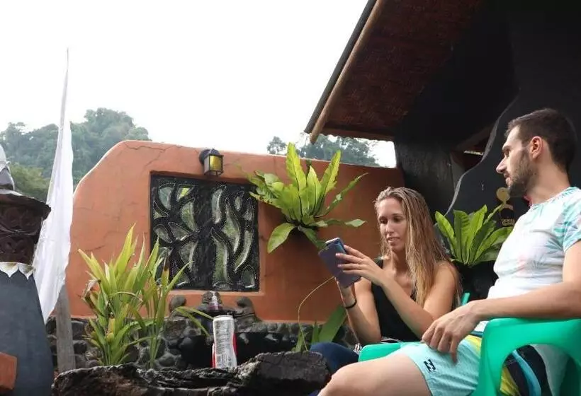 ホテル Jungle Inn Bukit Lawang