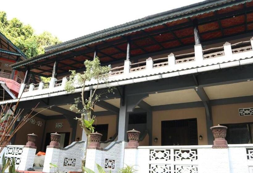 فندق Jungle Inn Bukit Lawang
