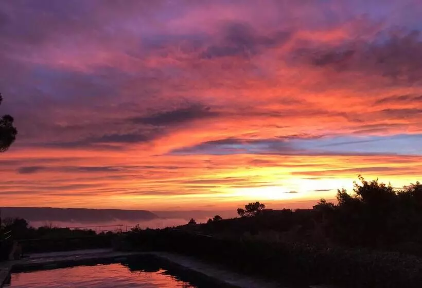 ホテル La Borie En Provence