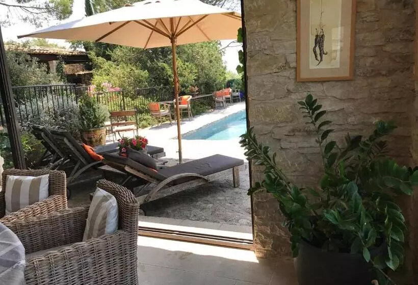 ホテル La Borie En Provence