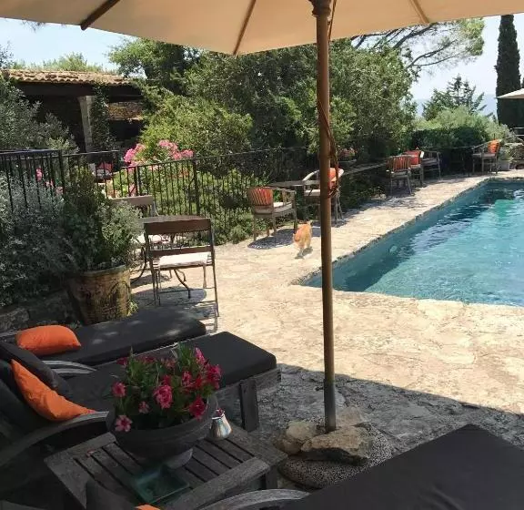 ホテル La Borie En Provence