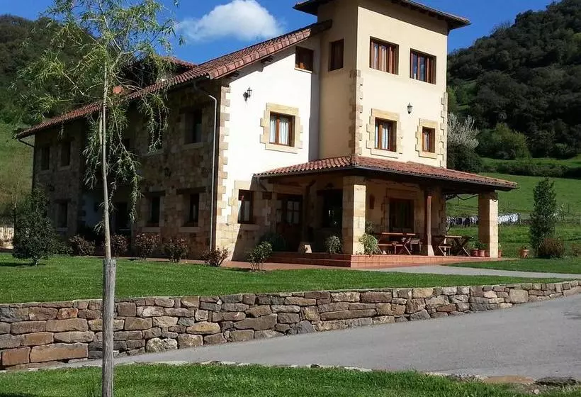 Hotelli Posada El Hoyal