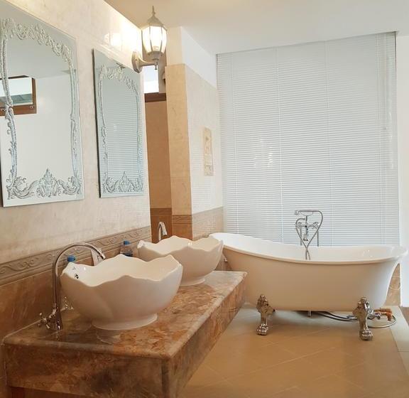 Coconut Island Resort