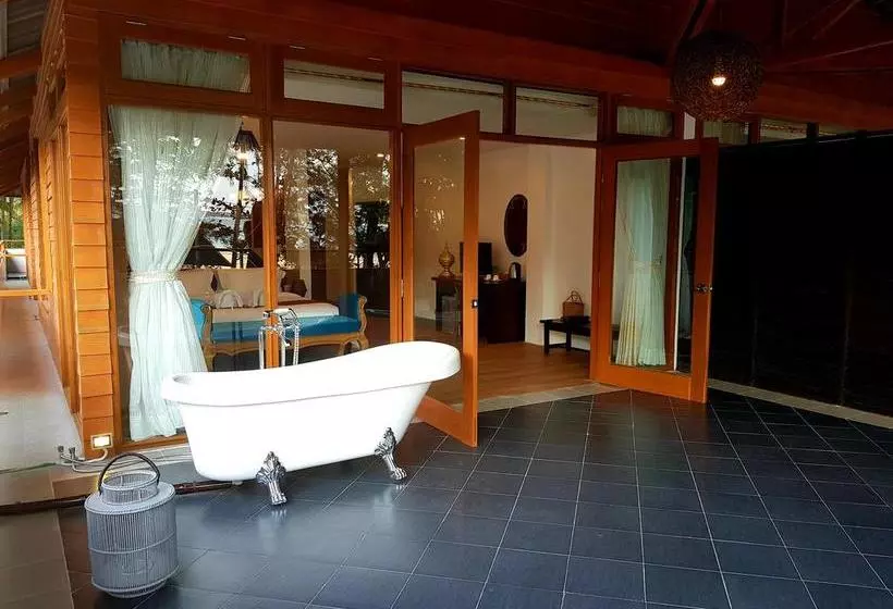Coconut Island Resort