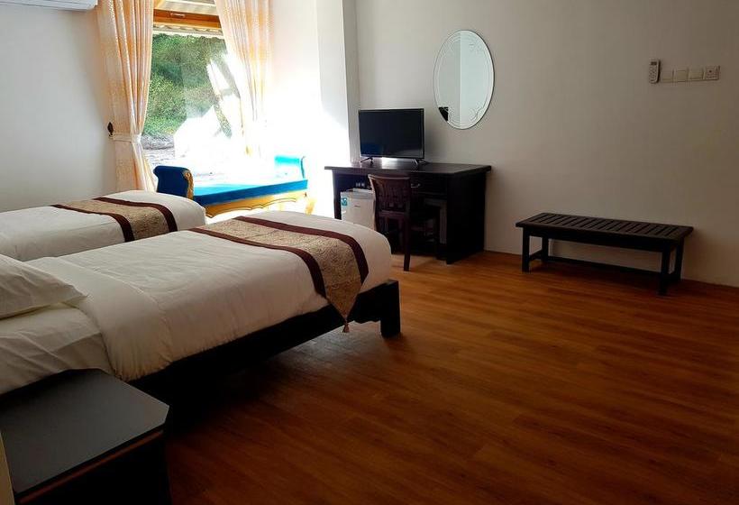 Coconut Island Resort