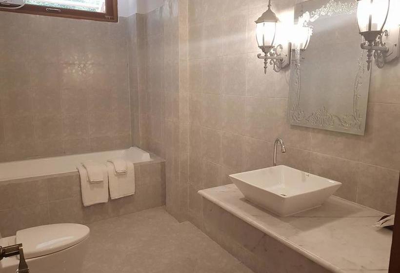 Coconut Island Resort