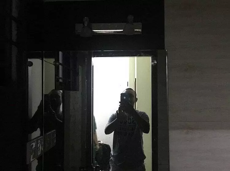 هتل Bottomhill Palace