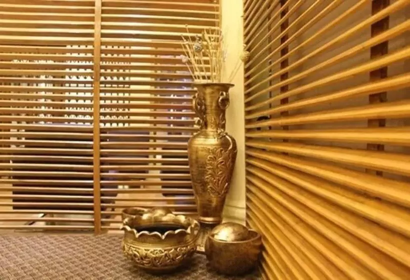 هتل Bottomhill Palace