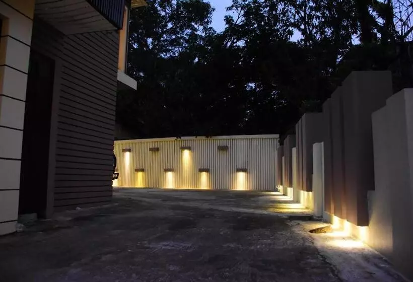 هتل Bottomhill Palace