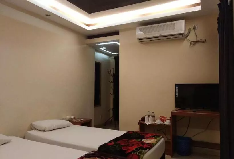 هتل Bottomhill Palace