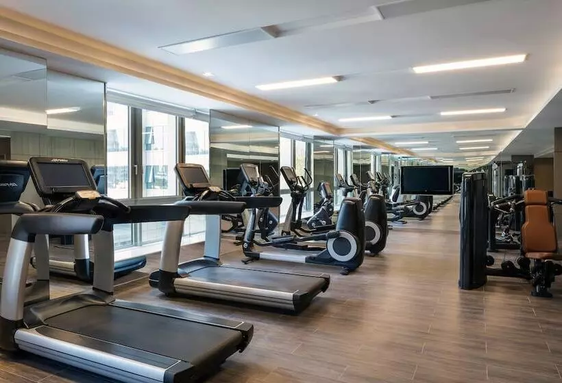 هتل Courtyard By Marriott Tianjin Hongqiao