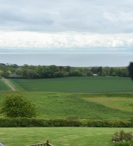 Отель Monturpie Guest House