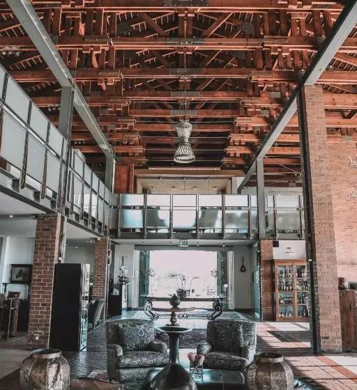 Riboville Boutique Hotel And Restaurant