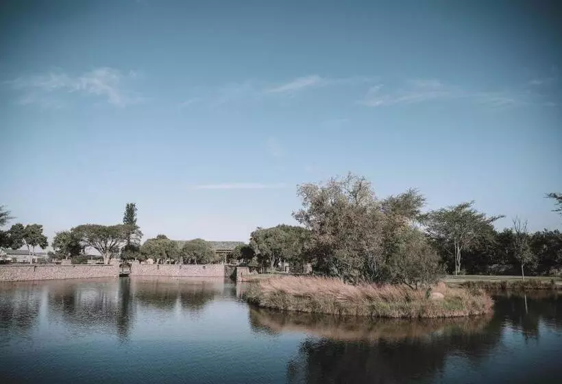 Riboville Boutique Hotel And Restaurant