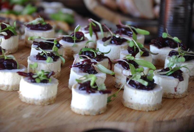 Riboville Boutique Hotel And Restaurant