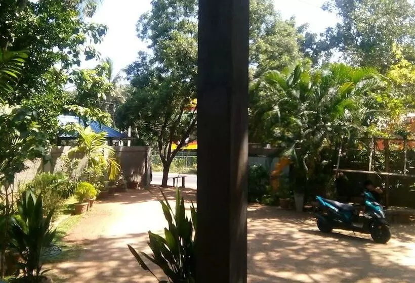 هتل Umesh Home Stay