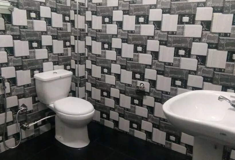 هتل Umesh Home Stay