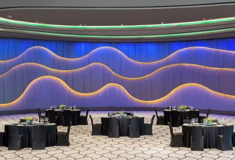 Hotel W Dubai  The Palm