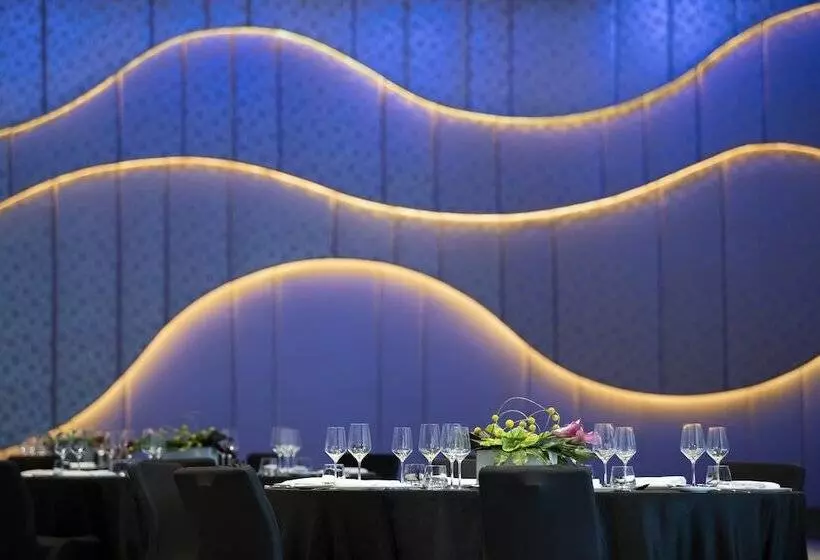 Hotel W Dubai  The Palm