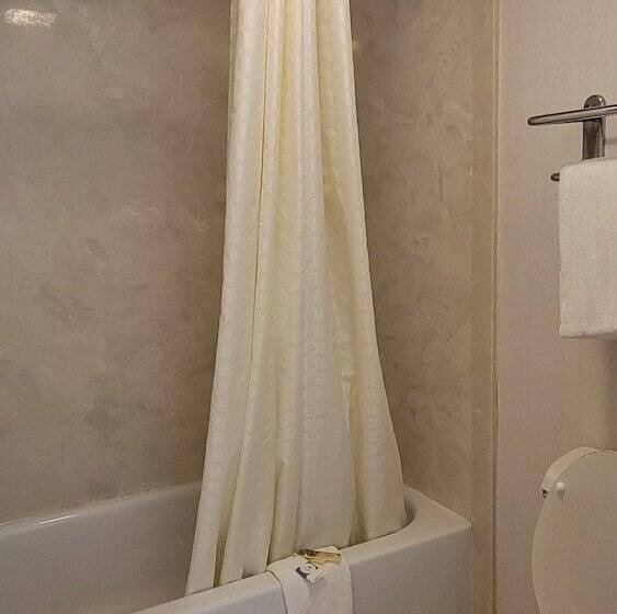 מוטל Imperial Lodge