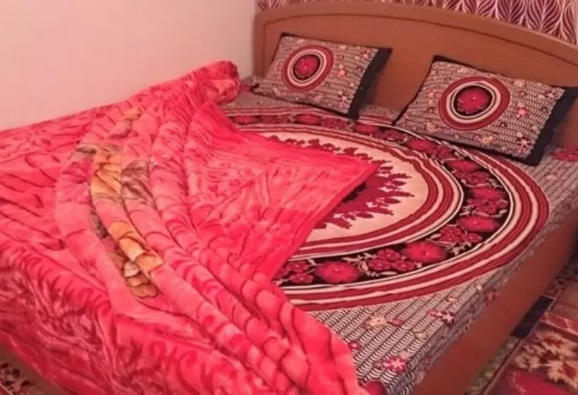Hotelli Goroomgo Khanday Guest House Srinagar