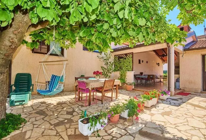 B&b Carmela