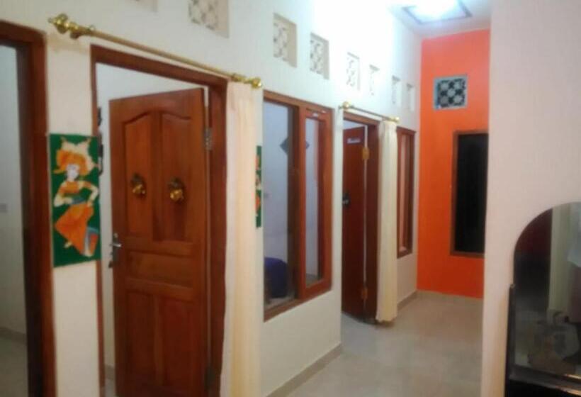 צימר Made Roejas Family