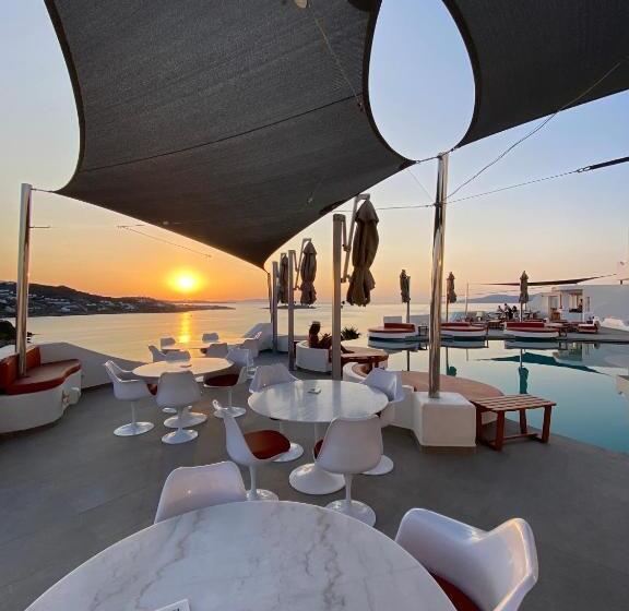 호텔 Absolute Mykonos Suites & More