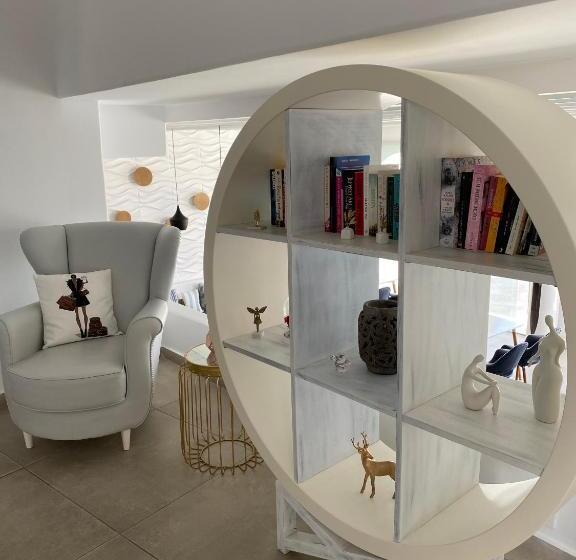 호텔 Absolute Mykonos Suites & More