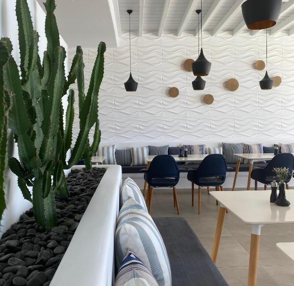 호텔 Absolute Mykonos Suites & More