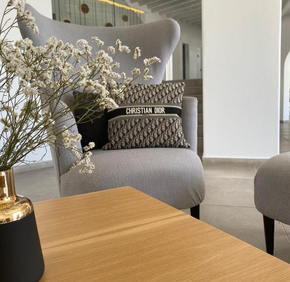 호텔 Absolute Mykonos Suites & More