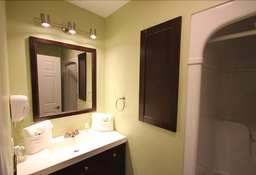 호텔 The Glen House Resort