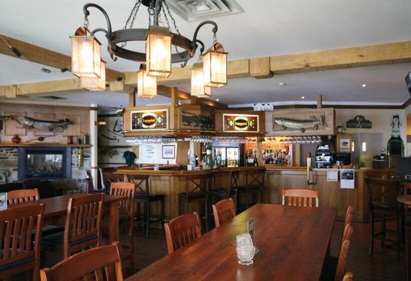 호텔 The Glen House Resort