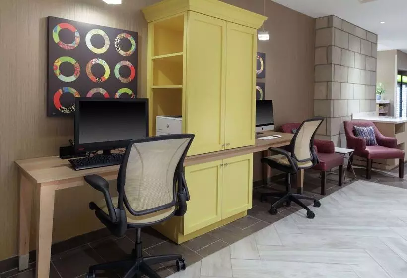 Hotelli Home2 Suites By Hilton Louisville Airport/expo Center, Ky