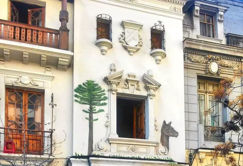 هتل Hostal Irreal