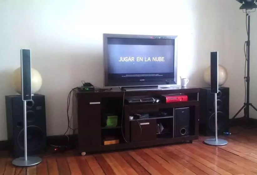 هتل Hostal Irreal