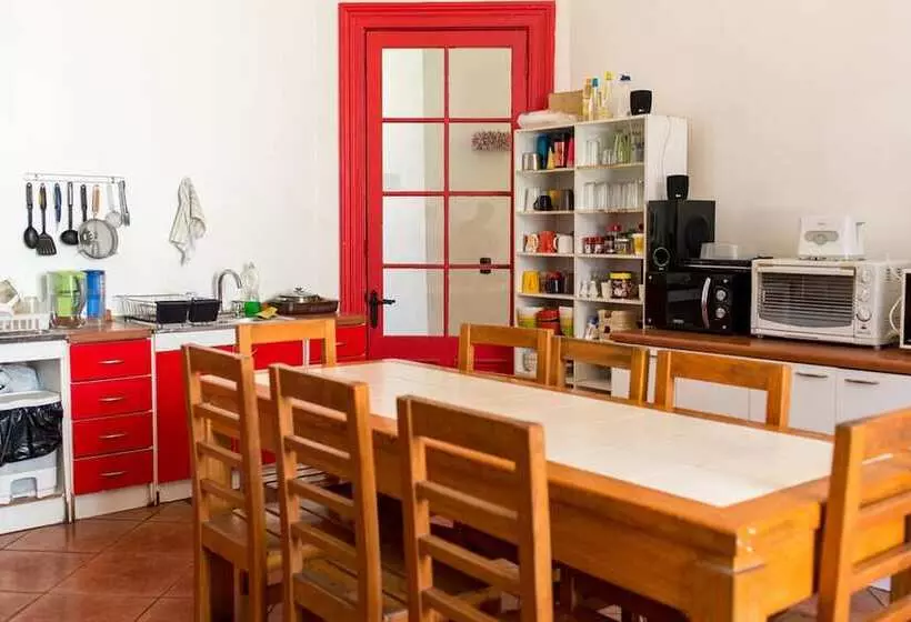 هتل Hostal Irreal