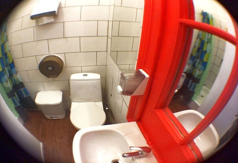 هتل Hostal Irreal