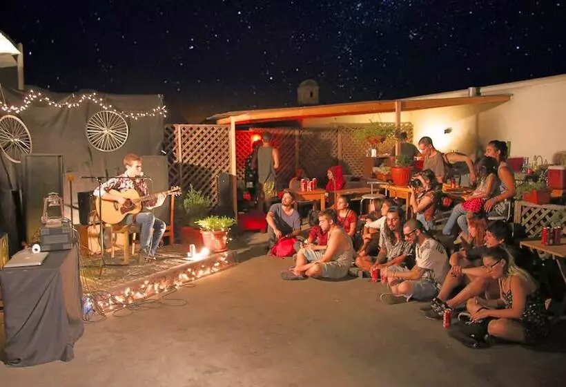 هتل Hostal Irreal