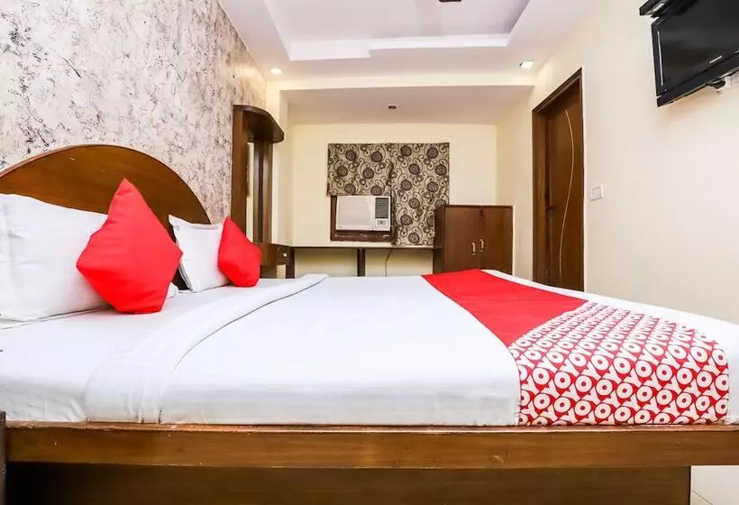 ホテル Karan Palace