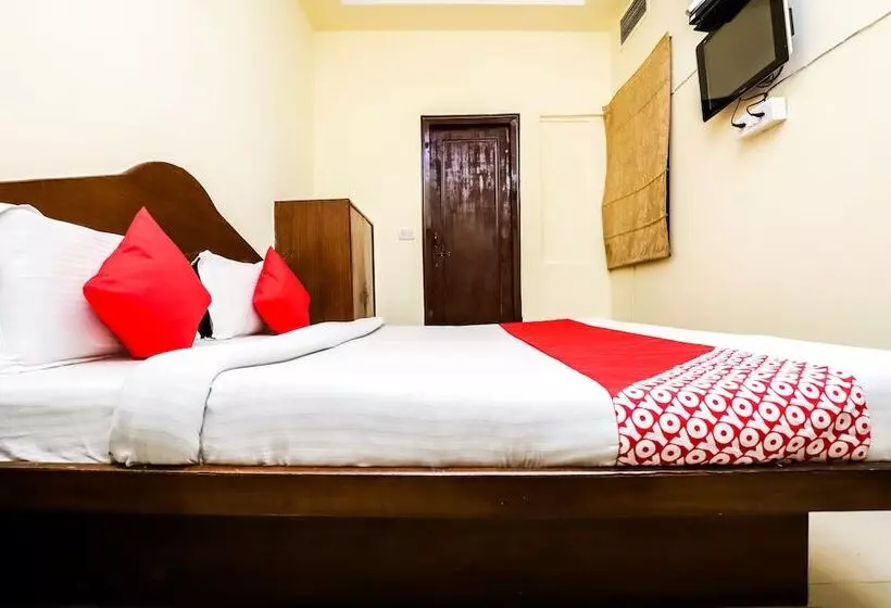 ホテル Karan Palace