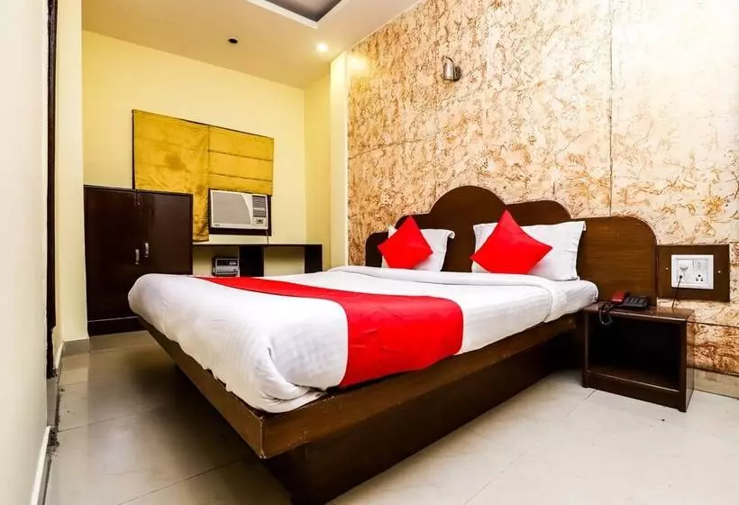 ホテル Karan Palace